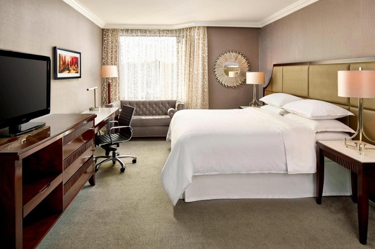 Sheraton Hamilton Hotel Buitenkant foto