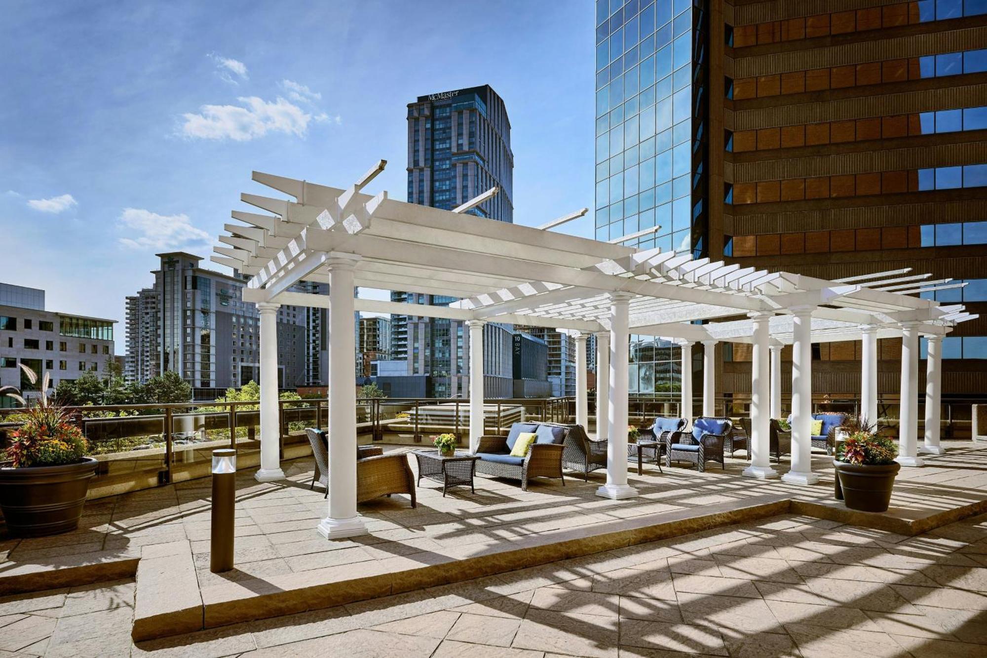 Sheraton Hamilton Hotel Buitenkant foto